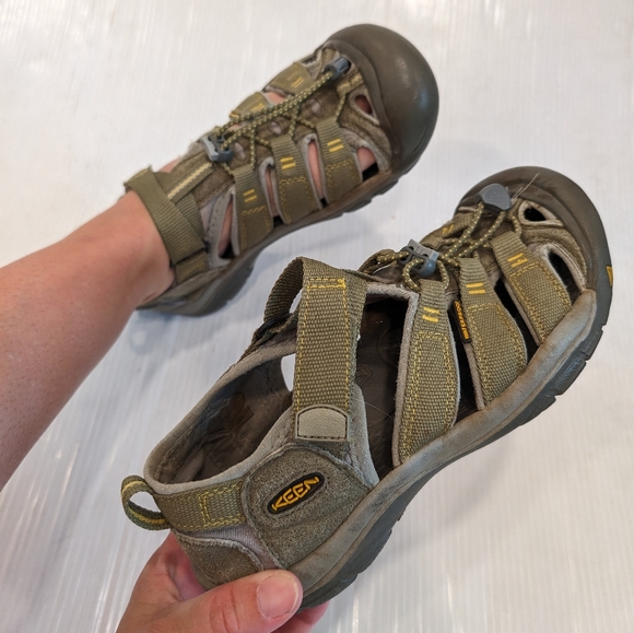 KEEN Newport H2 Khaki Olive Closed Toe Waterproof Hiking Shoes - Picture 14 of 14
